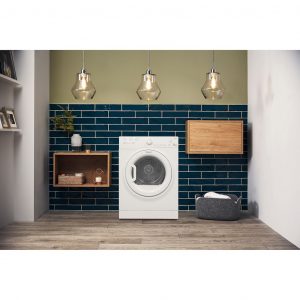 Hotpoint air-vented tumble dryer: freestanding, 8kg